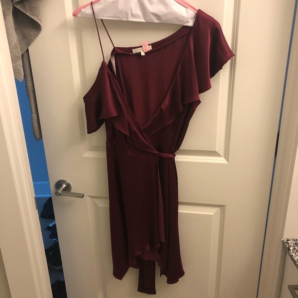 WAYF Asymmetrical Wrap Dress - Picture 5 of 6